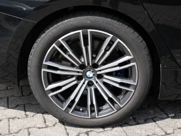 M340d xDrive ACC HUD LASER STANDHZ NAVI KEYLESS