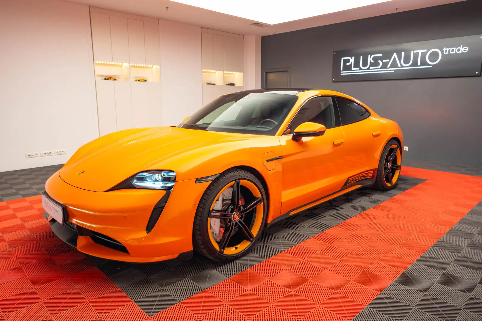 Porsche Taycan Turbo 680CP