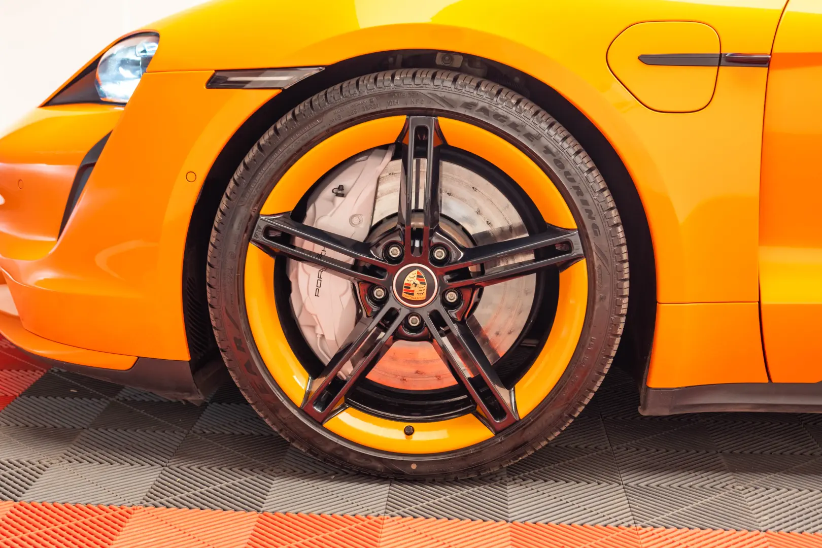 Porsche Taycan Turbo 680CP
