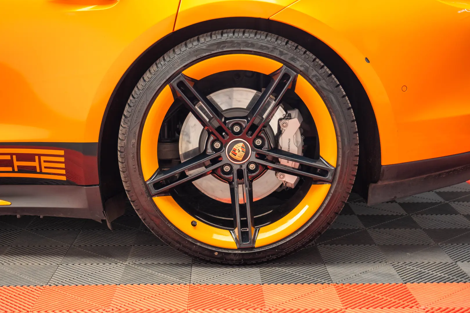 Porsche Taycan Turbo 680CP
