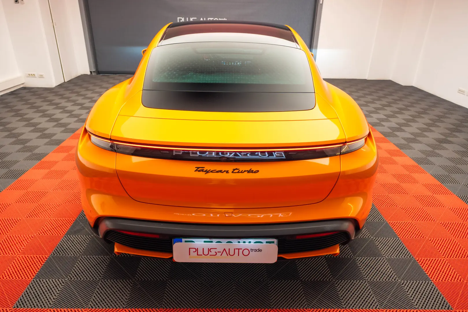 Porsche Taycan Turbo 680CP