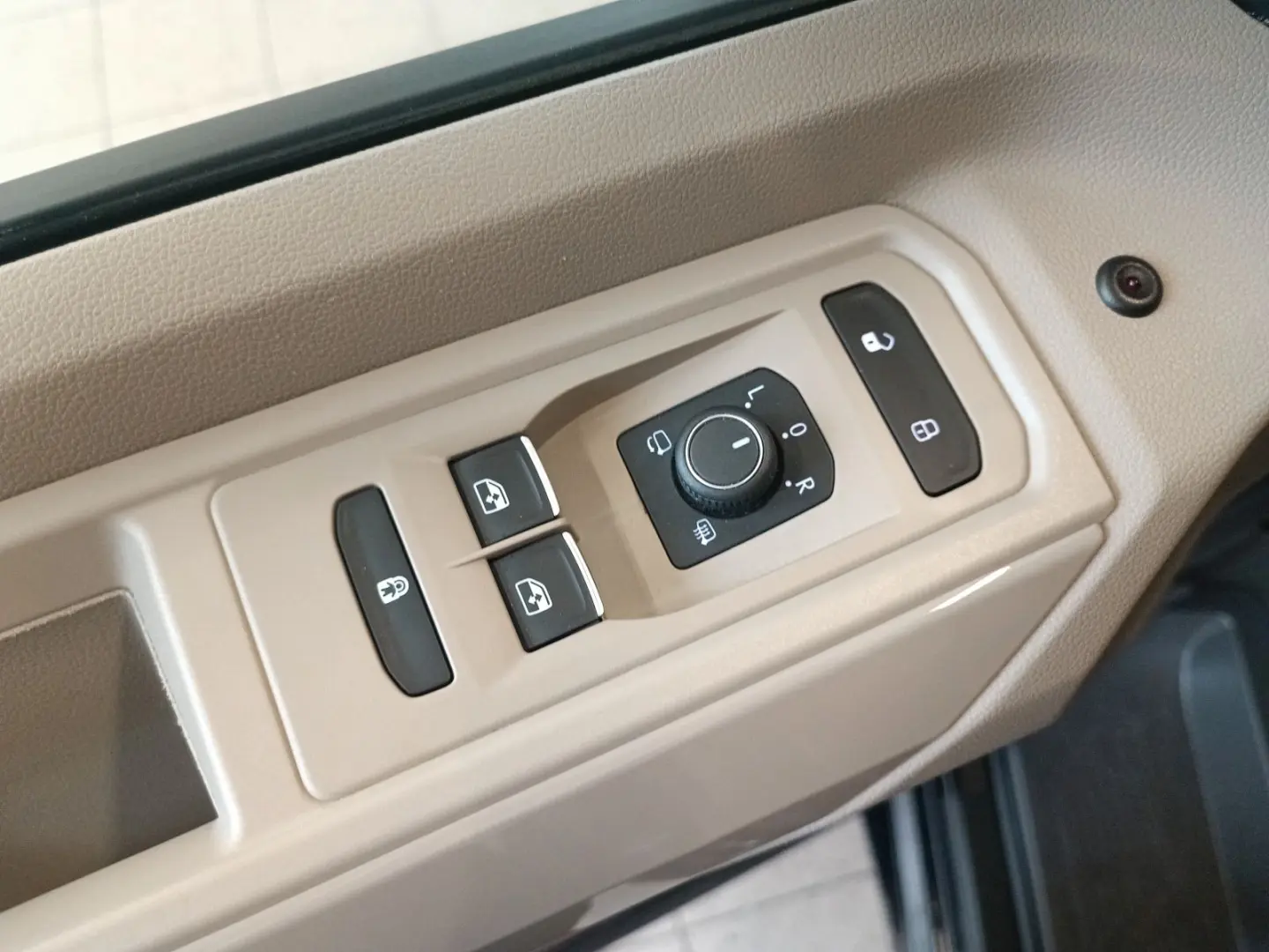 T7 Multivan 2,0 TDI Style DSG LED*Navi*AHK*StHz