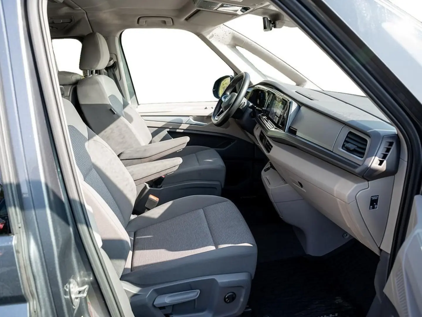 T7 Multivan 2.0 TDI lang NAVI LED PDC SHZ