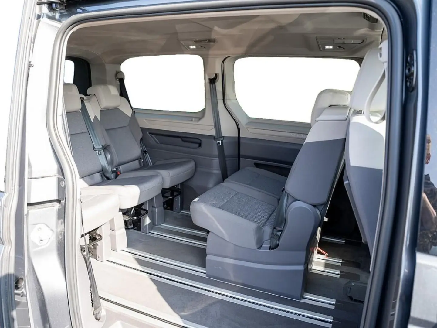 T7 Multivan 2.0 TDI lang NAVI LED PDC SHZ