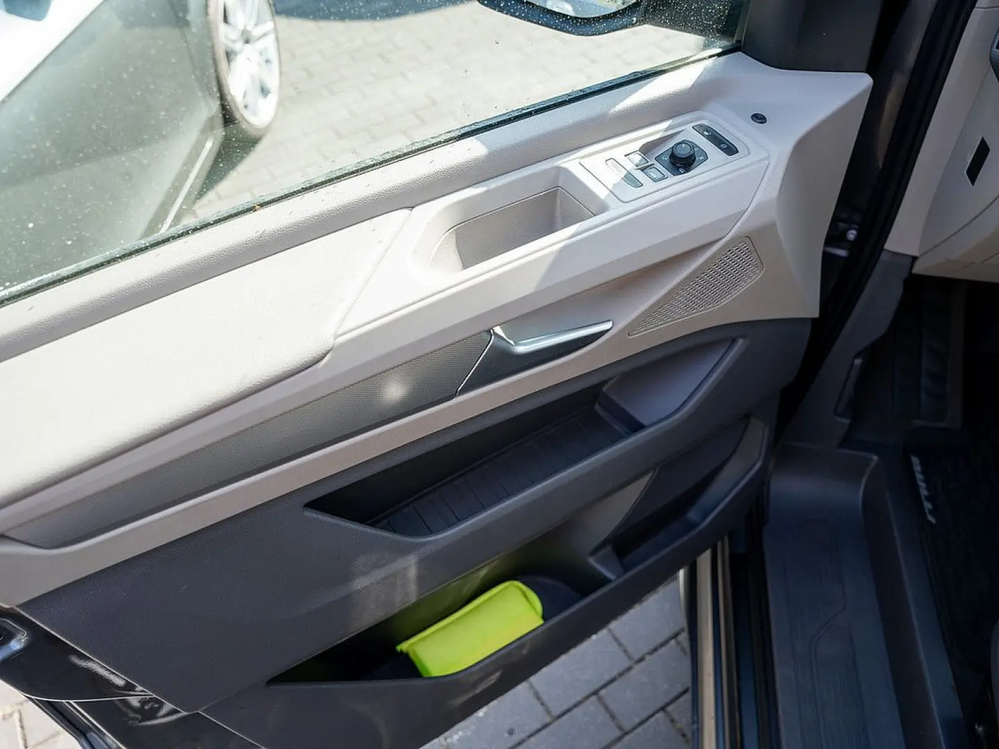 T7 Multivan 2.0 TDI lang NAVI LED PDC SHZ