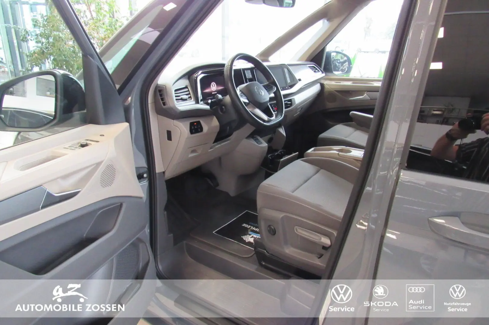 Multivan 2,0 TDI DSG Life Navi, LED Matrix, Pano