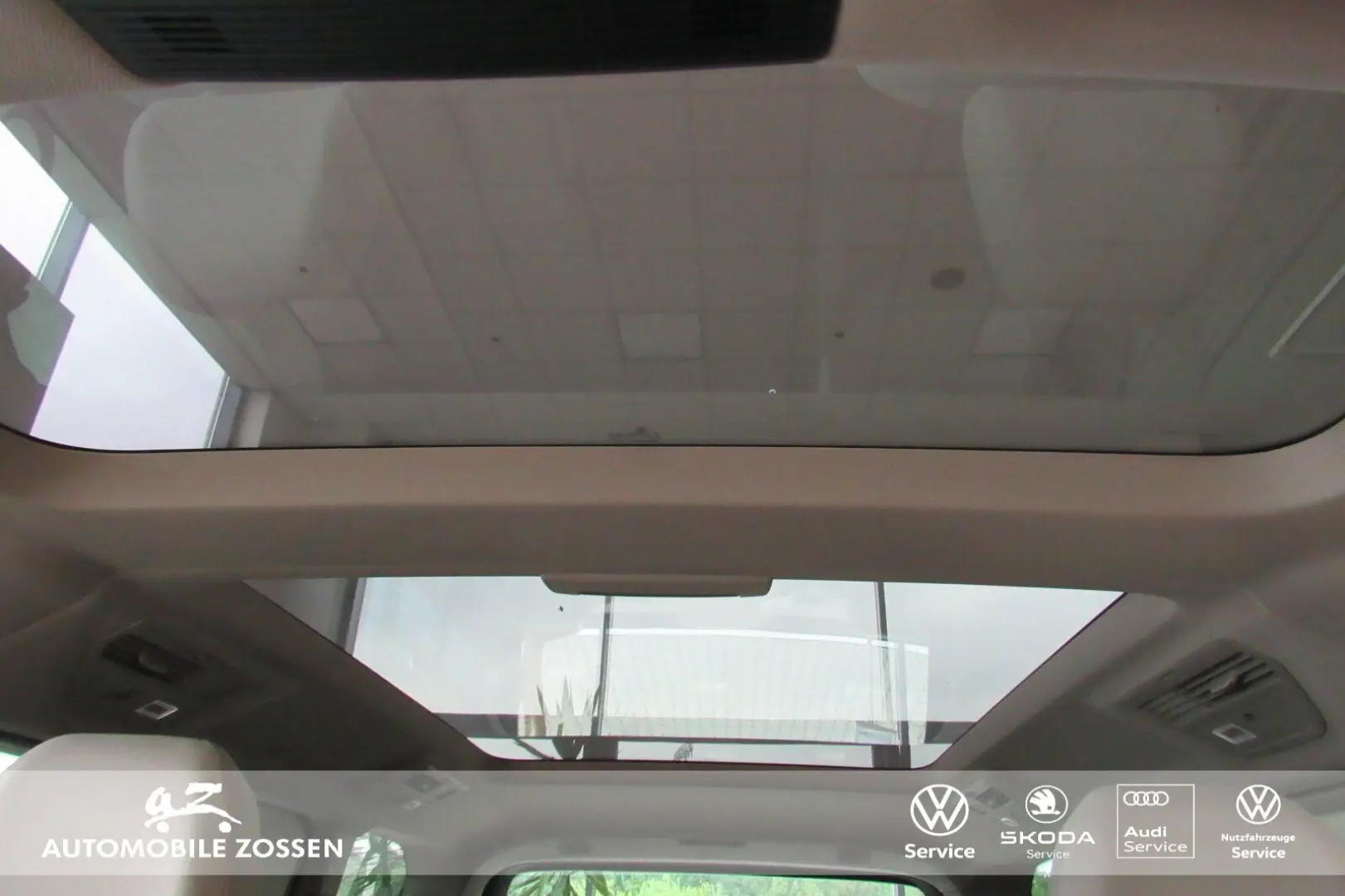 Multivan 2,0 TDI DSG Life Navi, LED Matrix, Pano