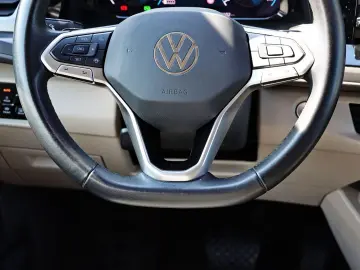 T7 Multivan 2.0 TDI SCR DSG LED/NAVI/RÜCKFK/SITZ