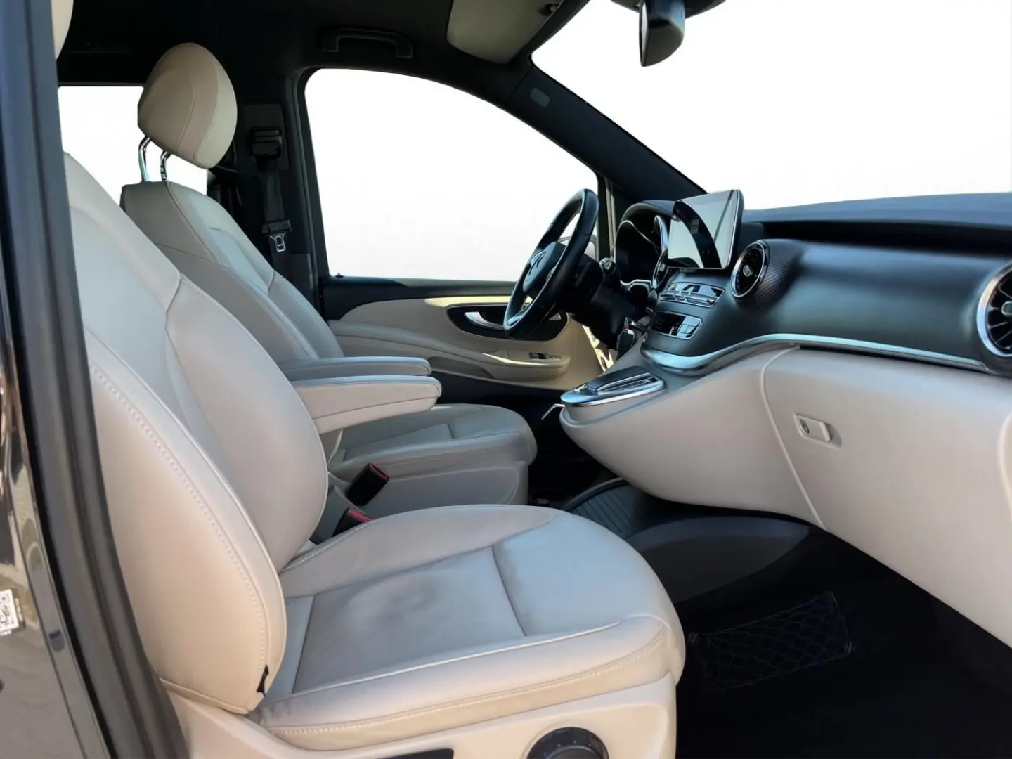V 220 d AVANTGARDE EDITION AMG Sound Standh. AHK