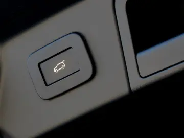 Range Rover Velar R-Dynamic 2.0d Mild-Hybrid 4x4 204CP