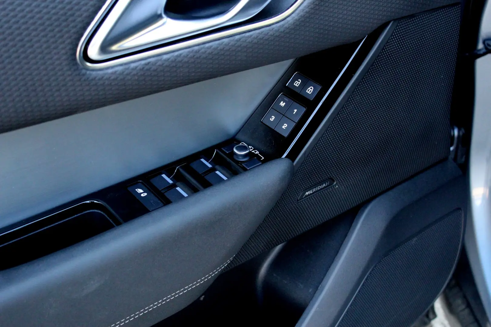 Range Rover Velar R-Dynamic 2.0d Mild-Hybrid 4x4 204CP
