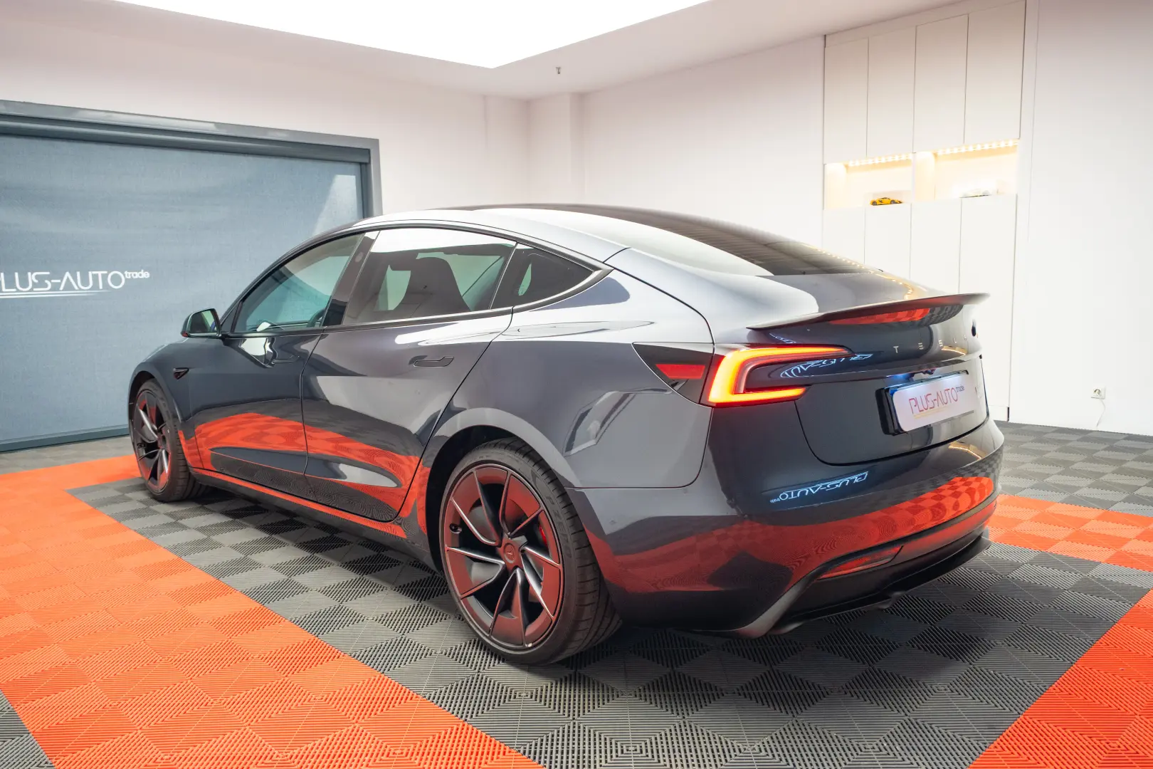 TESLA MODEL 3 PERFORMANCE