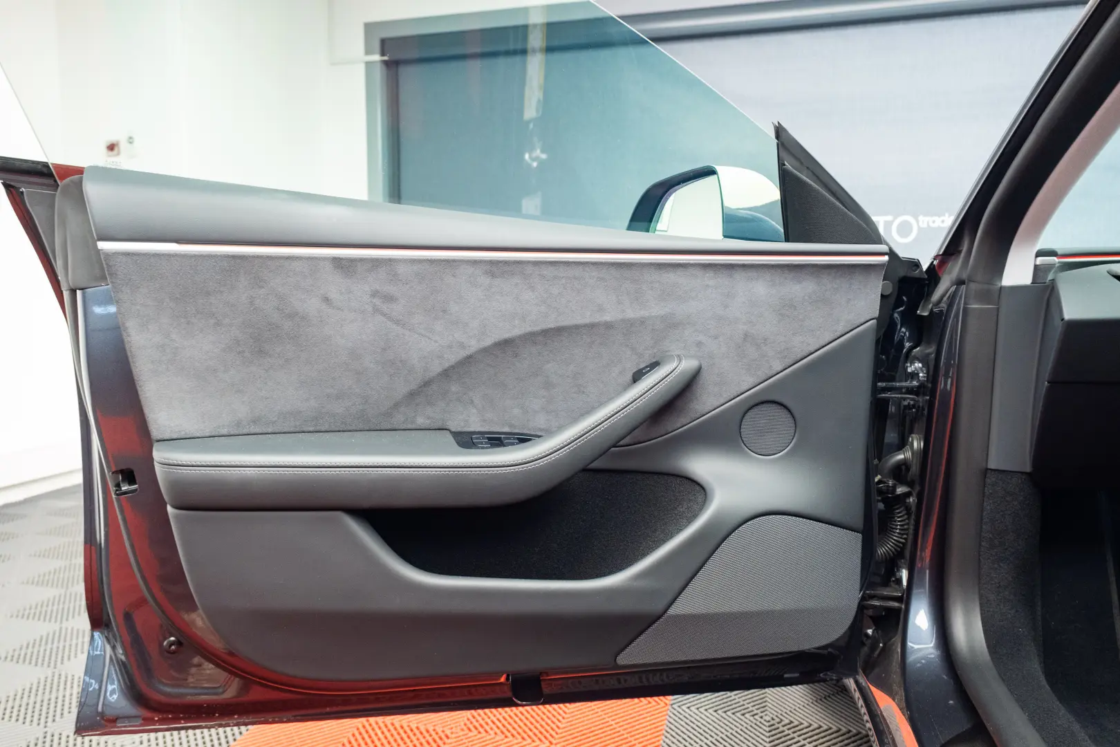 TESLA MODEL 3 PERFORMANCE