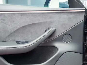 TESLA MODEL 3 PERFORMANCE