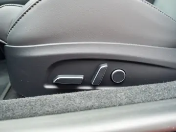 TESLA MODEL 3 PERFORMANCE