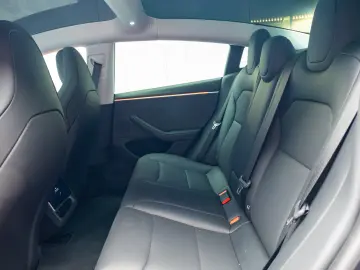 TESLA MODEL 3 PERFORMANCE