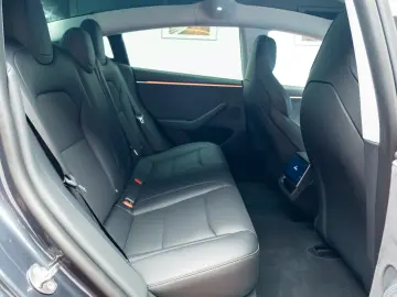 TESLA MODEL 3 PERFORMANCE