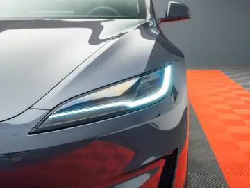 TESLA MODEL 3 PERFORMANCE