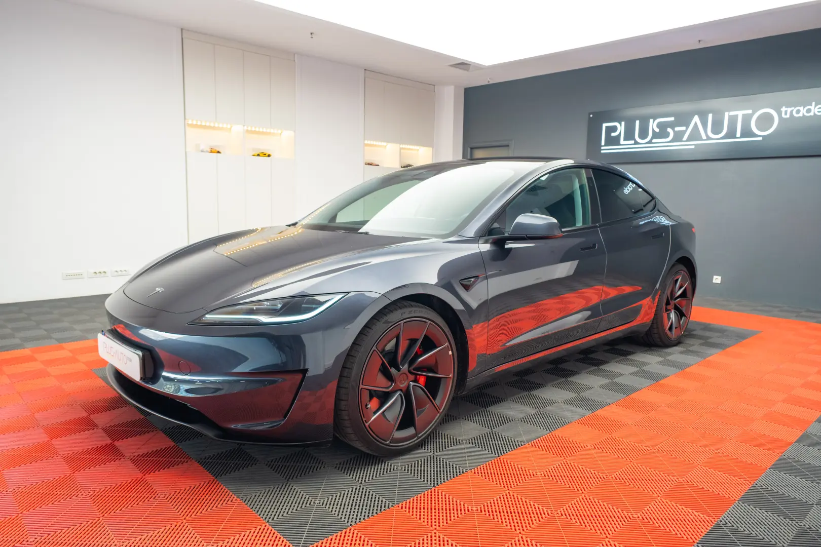 TESLA MODEL 3 PERFORMANCE