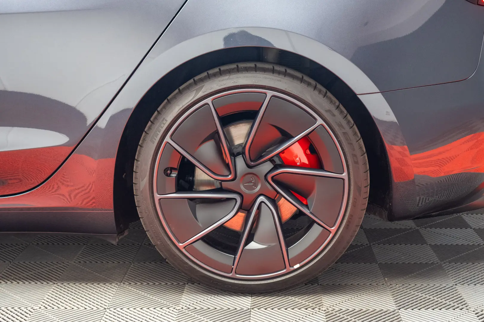 TESLA MODEL 3 PERFORMANCE