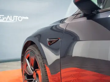 TESLA MODEL 3 PERFORMANCE