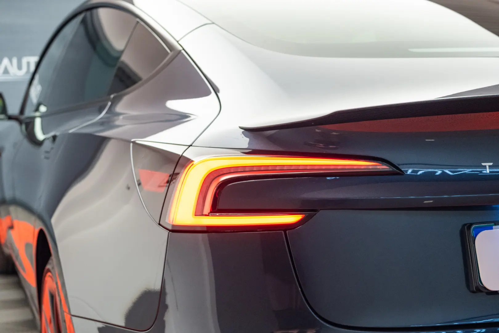TESLA MODEL 3 PERFORMANCE