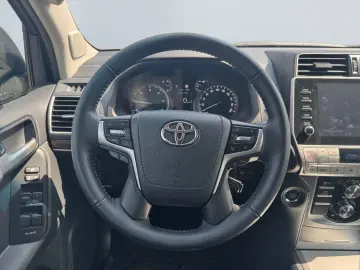 Land Cruiser 2.8 D-4D Automatik Executive *AHK*