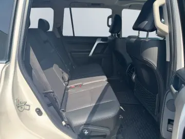 Land Cruiser 2.8 D-4D Automatik Executive *AHK*