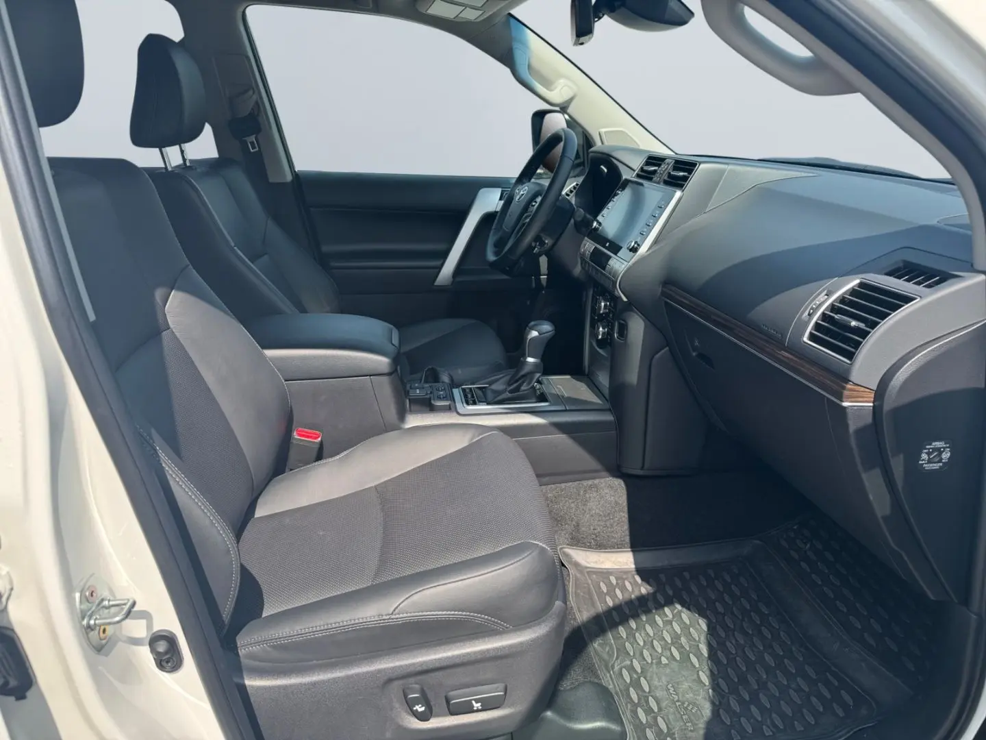 Land Cruiser 2.8 D-4D Automatik Executive *AHK*