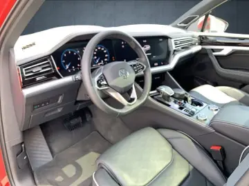 Touareg Elegance 3.0 TDI StHz/AHK/Pano/Luft/4Len