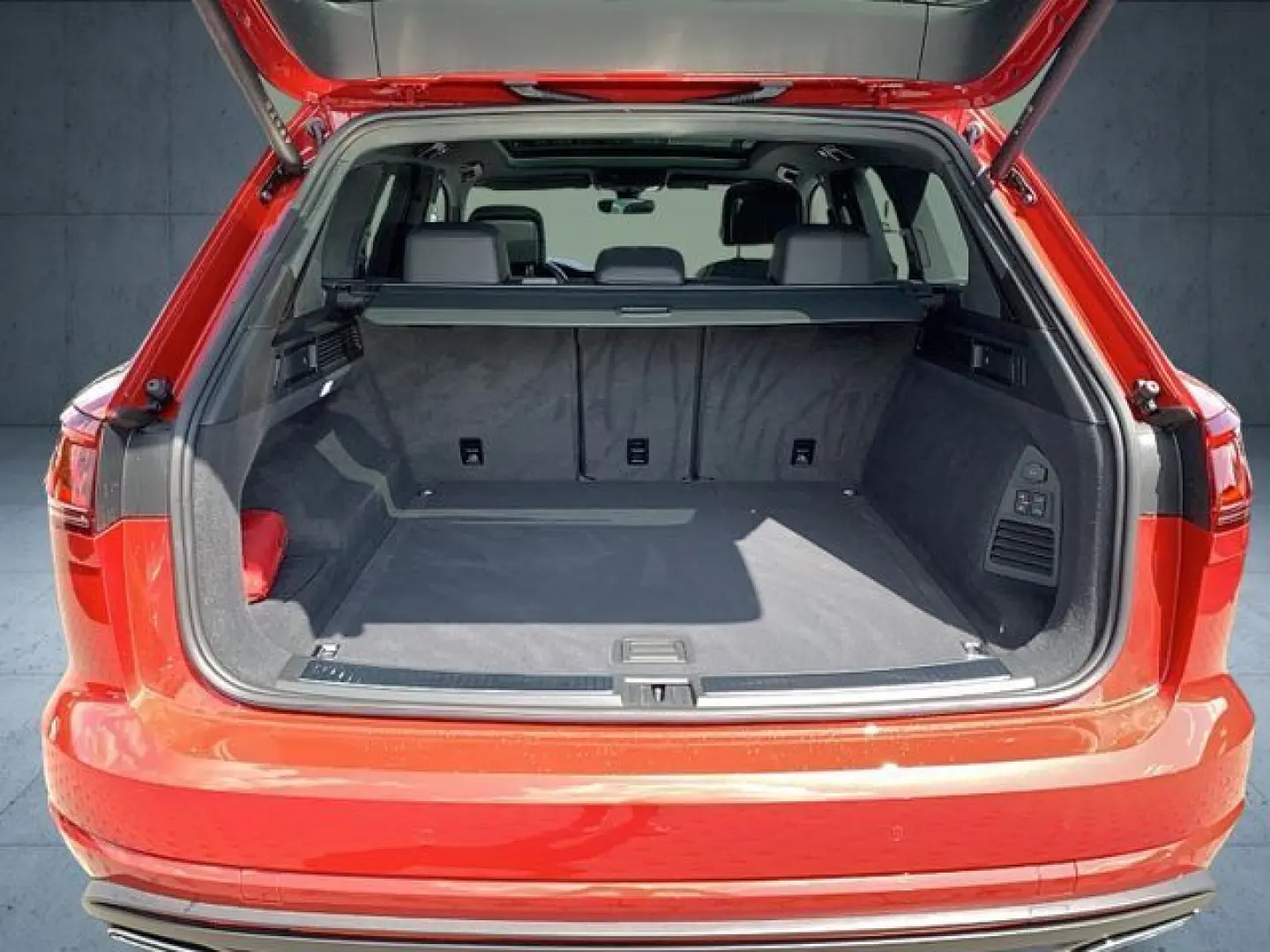 Touareg Elegance 3.0 TDI StHz/AHK/Pano/Luft/4Len