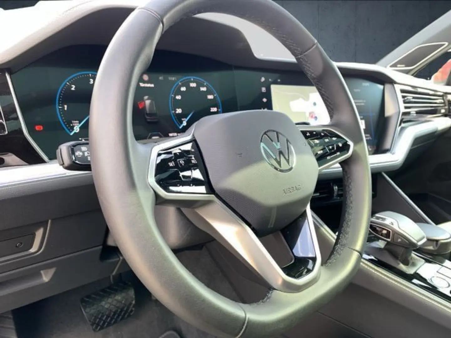Touareg Elegance 3.0 TDI StHz/AHK/Pano/Luft/4Len