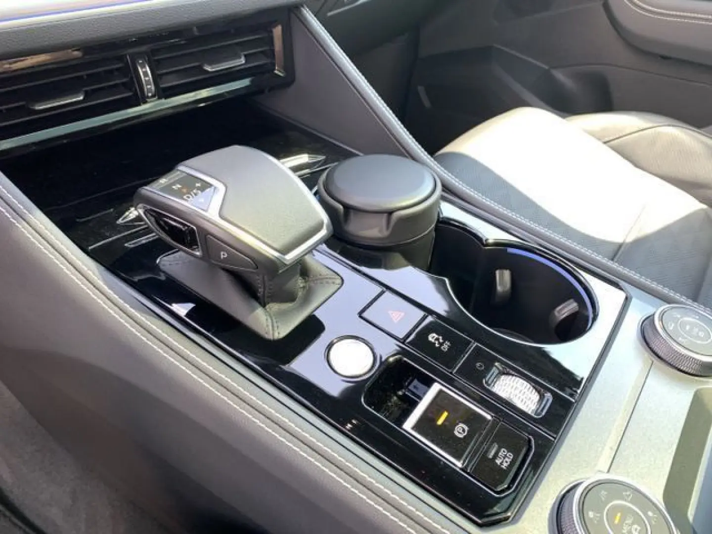 Touareg Elegance 3.0 TDI StHz/AHK/Pano/Luft/4Len