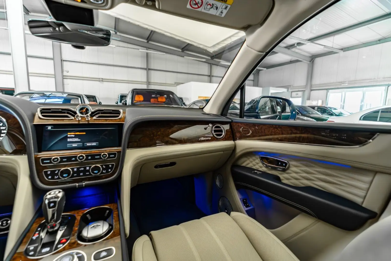 Bentayga 4.0 V8 Azure EWB/New Model