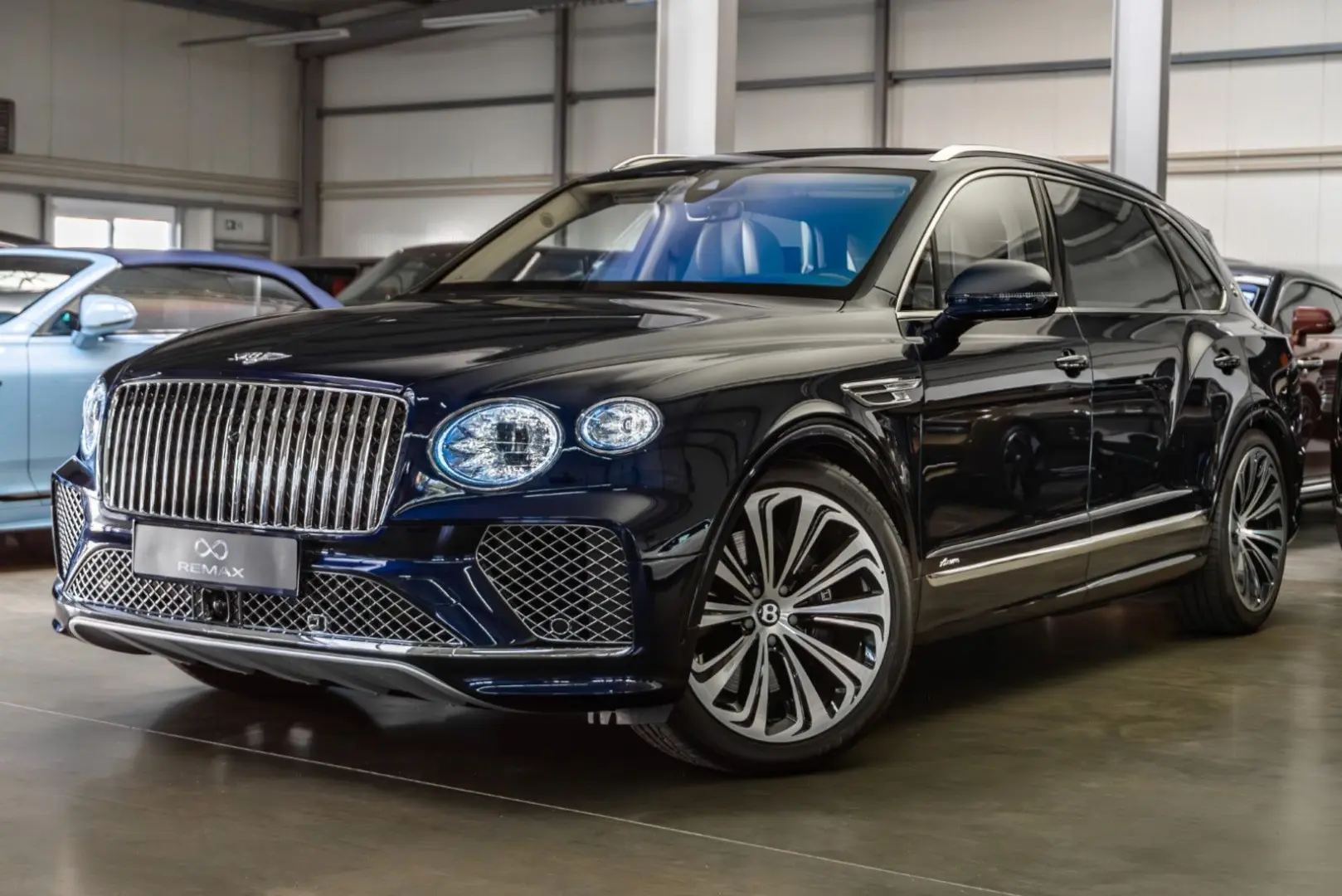 Bentayga 4.0 V8 Azure EWB/New Model