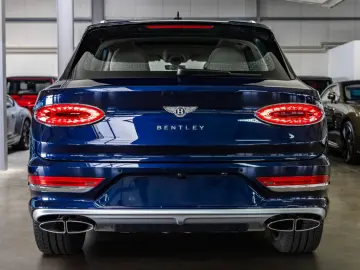 Bentayga 4.0 V8 Azure EWB/New Model