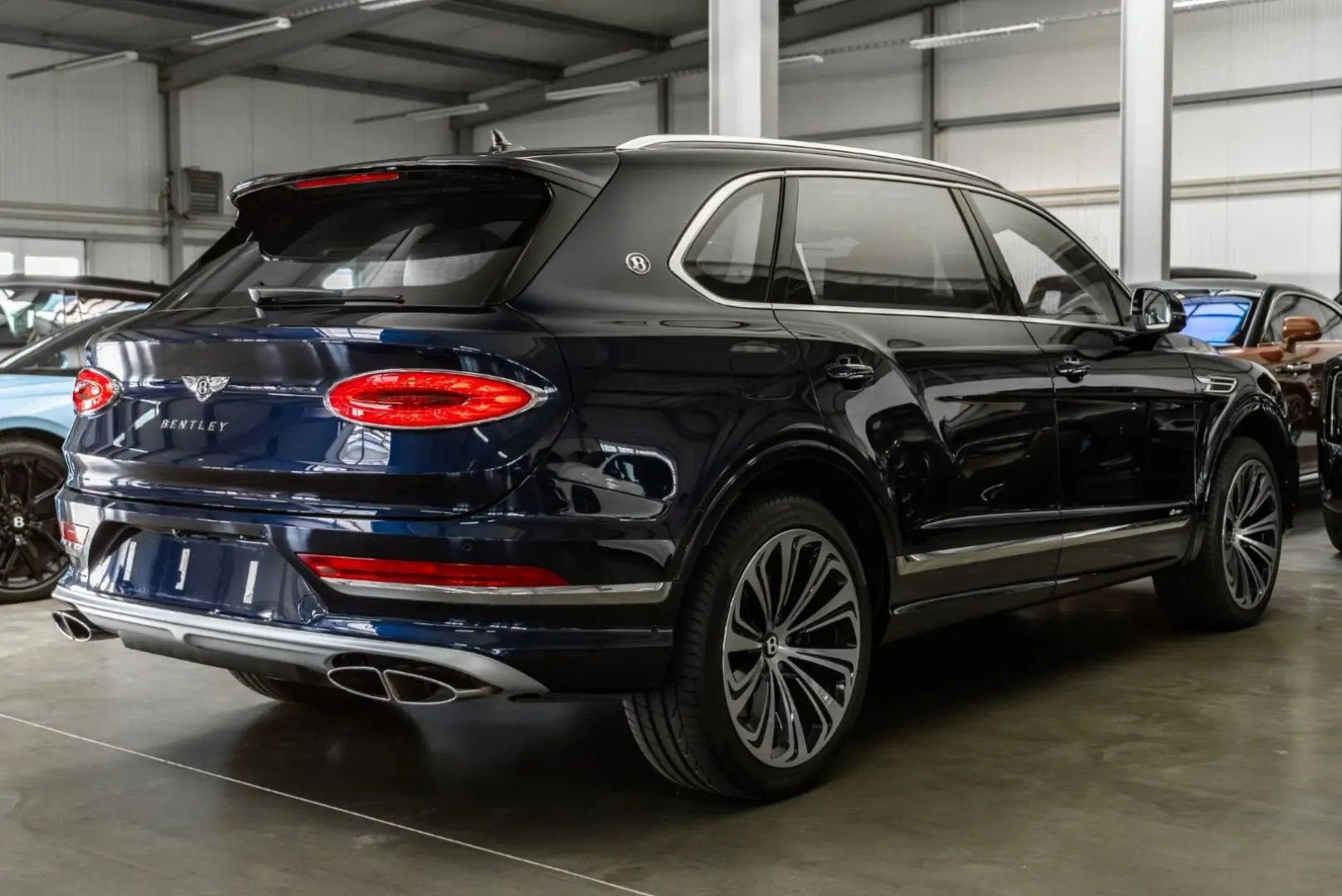 Bentayga 4.0 V8 Azure EWB/New Model
