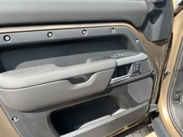 Defender 110 Hard Top X-Dynamic SE Matrix*Lift
