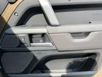 Defender 110 Hard Top X-Dynamic SE Matrix*Lift