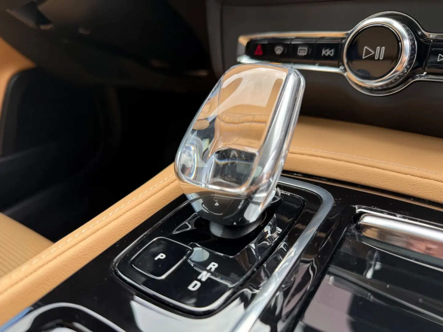 S90 T8 Recharge Ultimate AWD Plug-in B&W UPE~95k