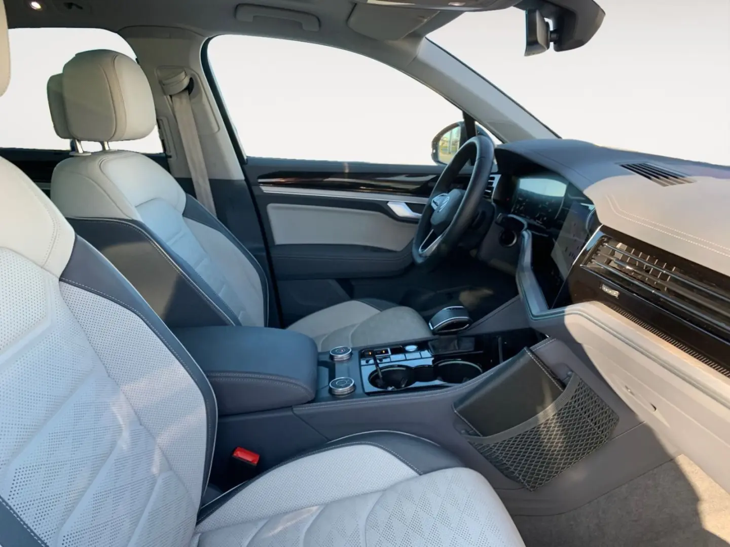 Touareg 3.0 eHybrid Elegance+4Motion+AHK+LUFT+LE
