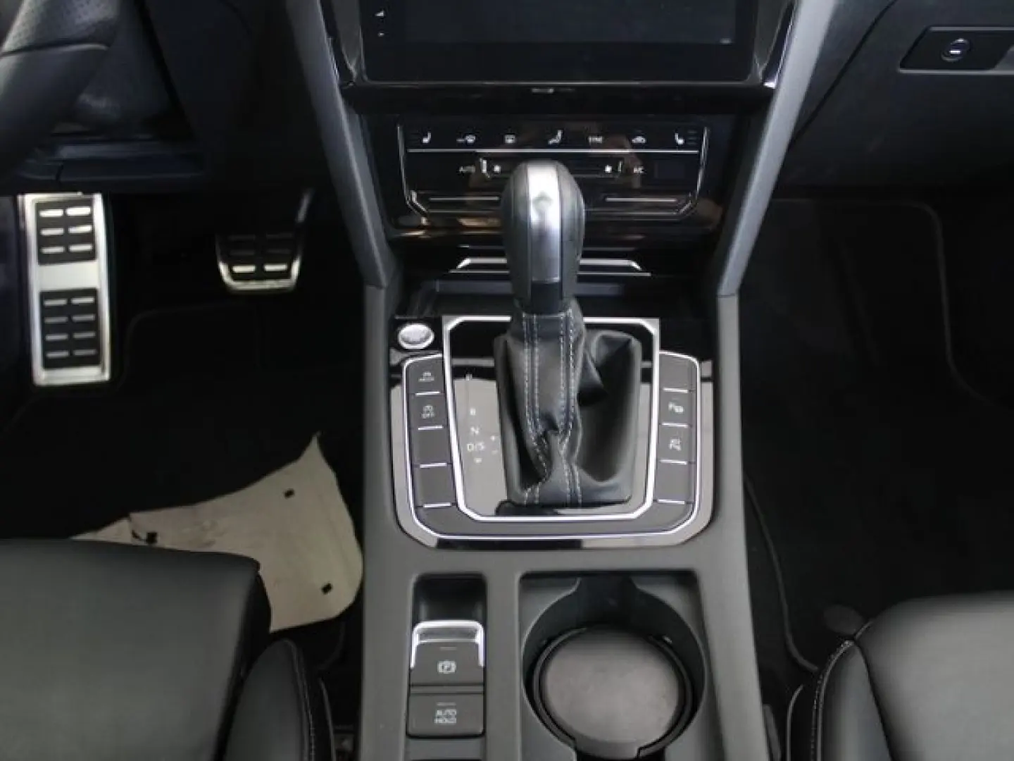 Arteon 2.0 TDI R-Line 4Motion +HUD+ACC+360°