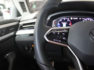 Arteon 2.0 TDI R-Line 4Motion +HUD+ACC+360°