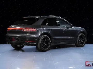 Macan GTS 18-way Pano 20