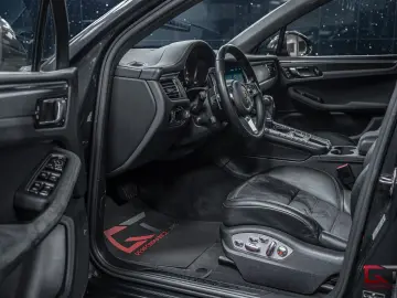 Macan GTS 18-way Pano 20