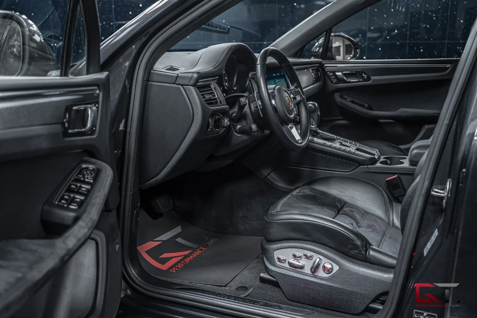 Macan GTS 18-way Pano 20
