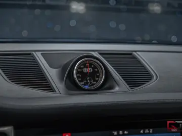 Macan GTS 18-way Pano 20