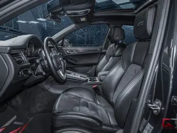 Macan GTS 18-way Pano 20