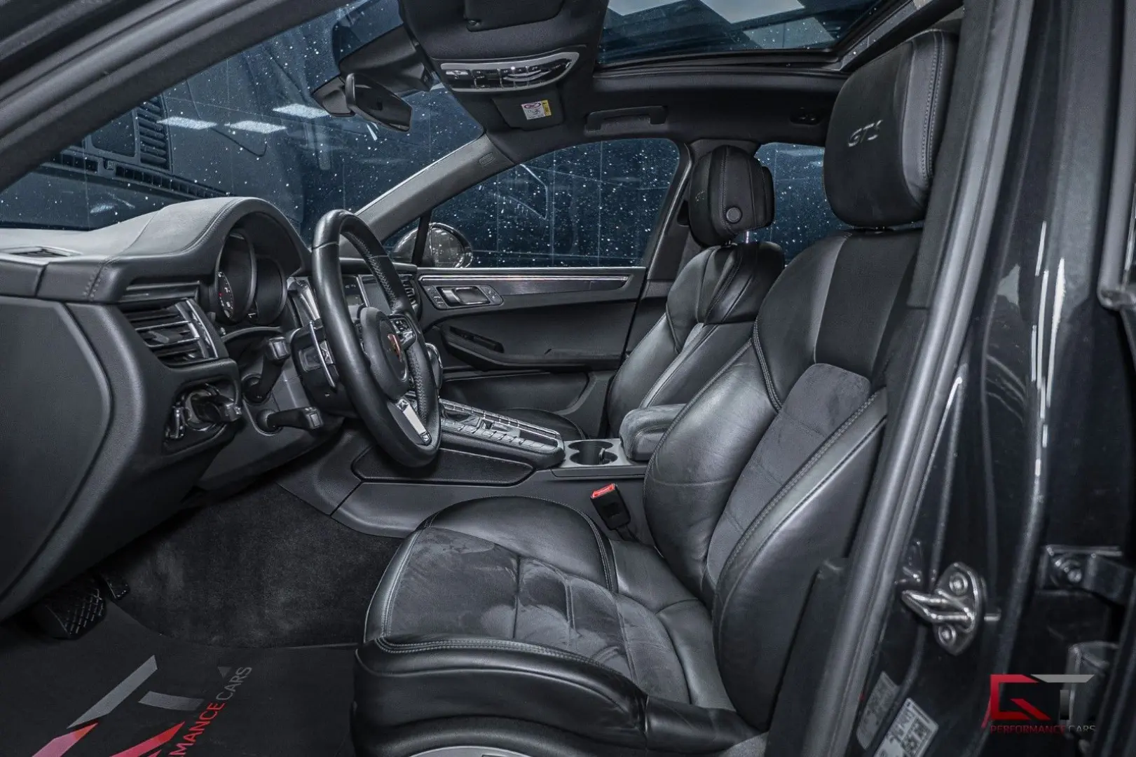 Macan GTS 18-way Pano 20
