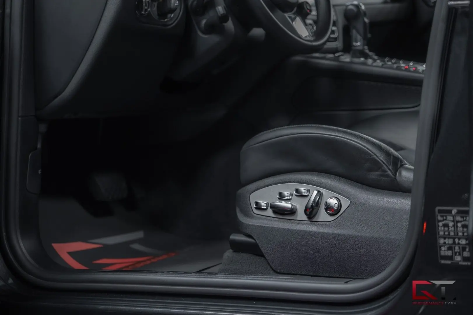 Macan GTS 18-way Pano 20